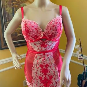 BEAUTIFUL HOT PINK VICTORIA SECRET SEXY OUTFIT CUFF 36D